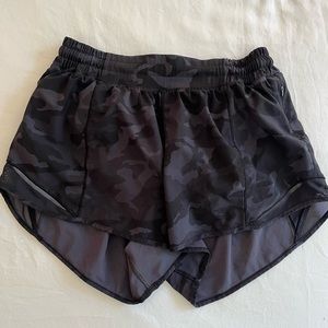 LULULEMON Hotty Hot short